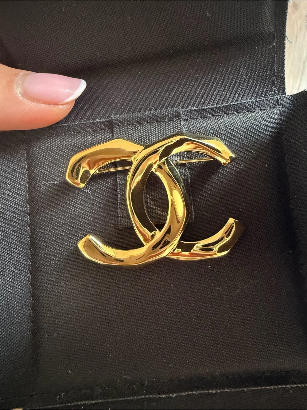 CHANEL golden Brooch with